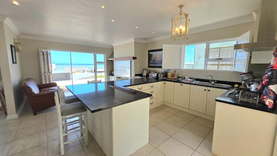 6 Bedroom Property for Sale in Franskraal Western Cape